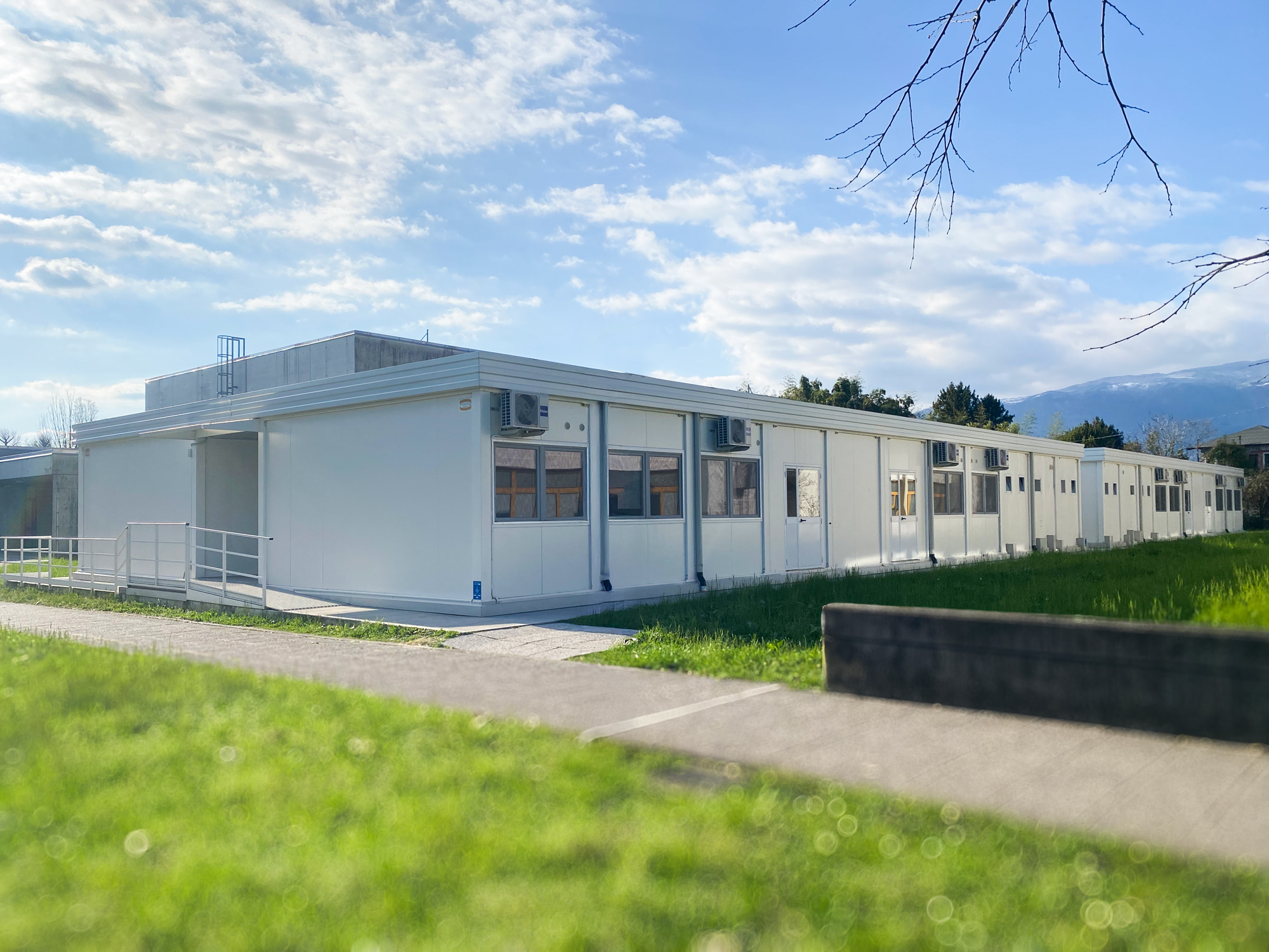 Esterno scuola prefabbricata