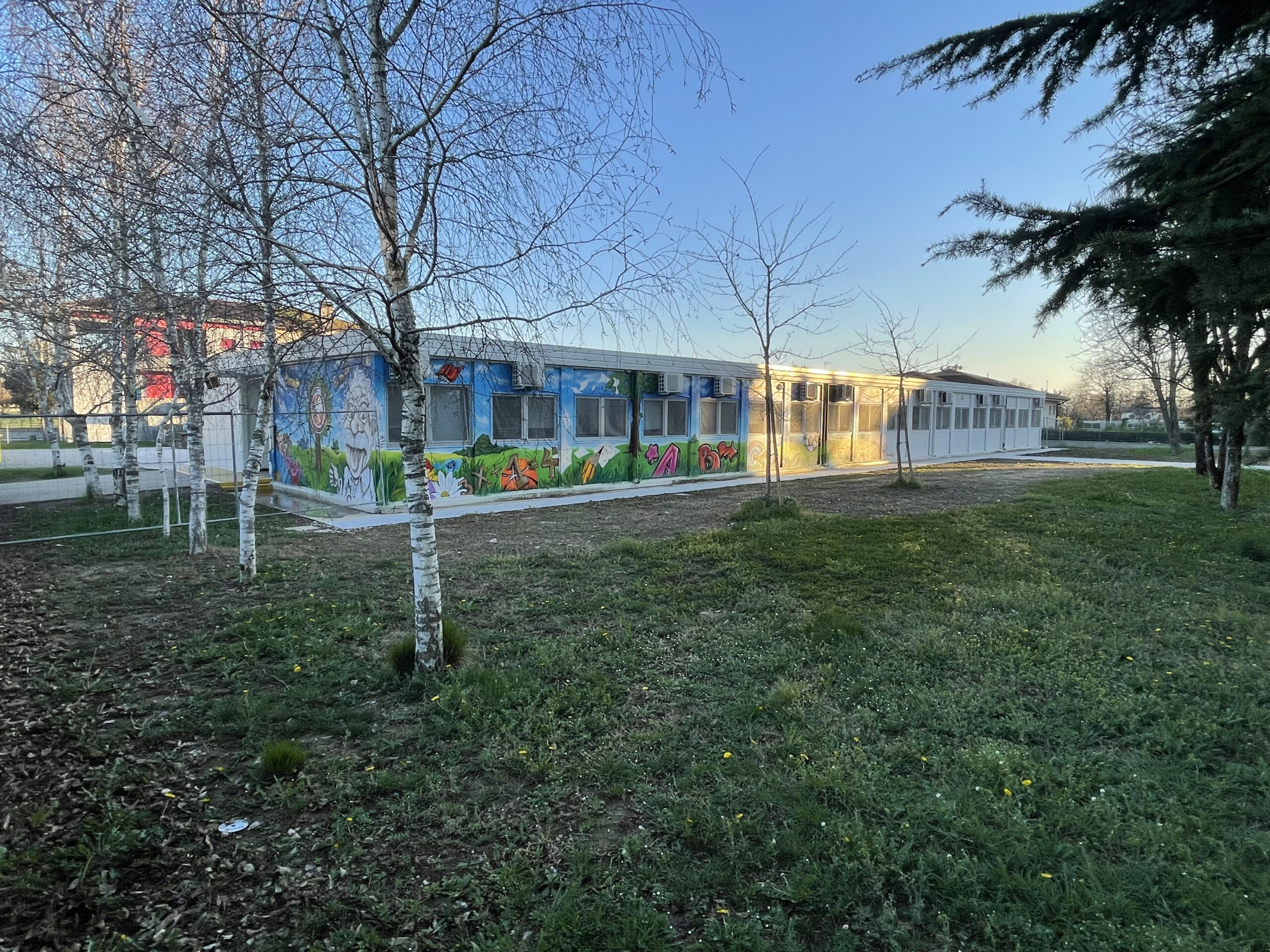 Esterno scuola prefabbricata